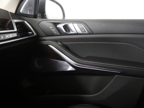Certified 2025 BMW X7 xDrive40i w/ Premium Package image 25