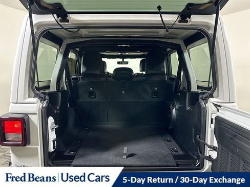 Used 2022 Jeep Wrangler Unlimited Sahara image 27