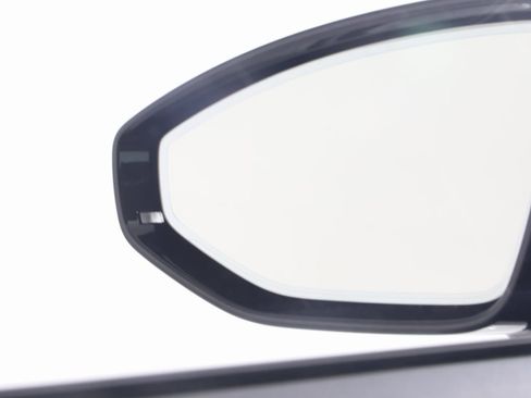 Used 2025 Audi S8 image 44