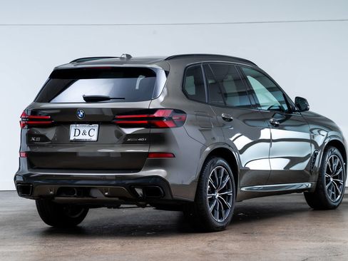 Used 2024 BMW X5 xDrive40i w/ M Sport Package AWD/4WD image 6