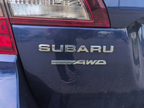 Used 2017 Subaru Outback 2.5i Premium AWD/4WD image 9