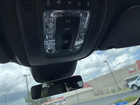 Used 2022 Mercedes-Benz GLE 350 w/ 3rd Row Seat Package image 24