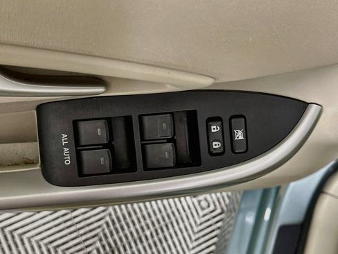 Used 2014 Toyota Prius Three FWD image 19