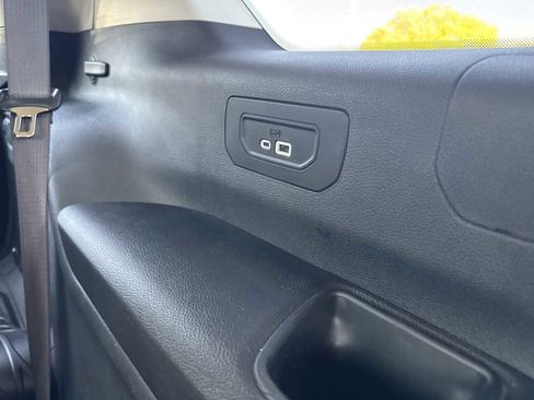 Used 2022 Jeep Grand Cherokee L Laredo w/ Luxury Tech Group I image 37