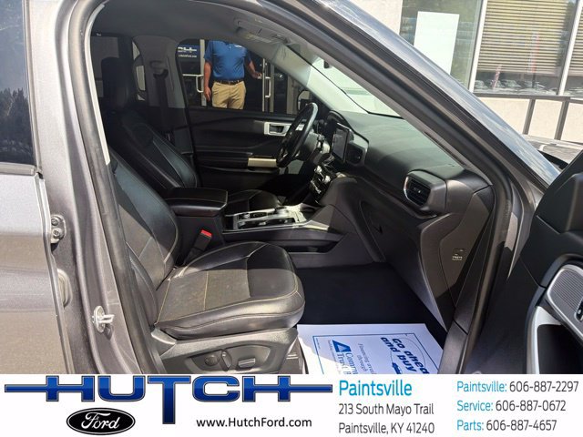 Used 2021 Ford Explorer Limited w/ Equipment Group 301A AWD/4WD image 26