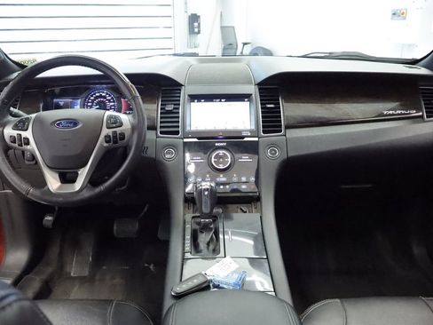 Used 2018 Ford Taurus Limited AWD/4WD image 38