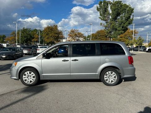 Used 2019 Dodge Grand Caravan SE image 7