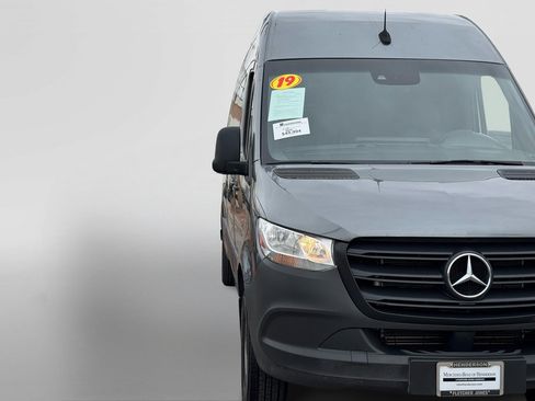 Used 2019 Mercedes-Benz Sprinter 2500 image 11