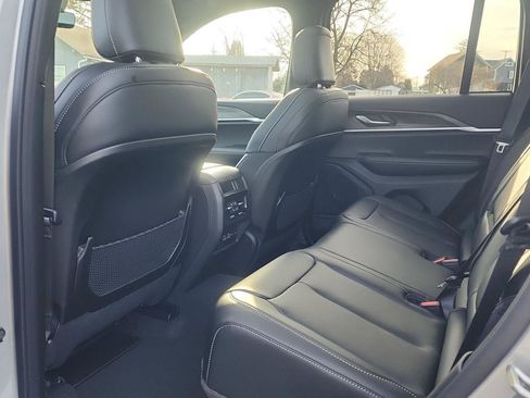 New 2025 Jeep Grand Cherokee Limited w/ Trailer Tow Package image 13