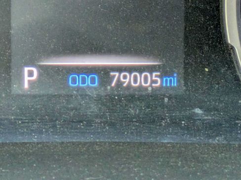 Used 2021 Toyota RAV4 XLE w/ XLE Grade Weather Package AWD/4WD image 9