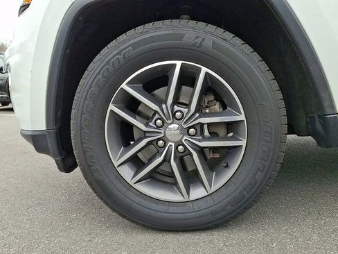 Used 2017 Jeep Grand Cherokee Limited image 8