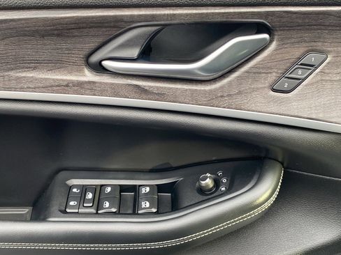 Certified 2023 Jeep Grand Cherokee L Limited image 7