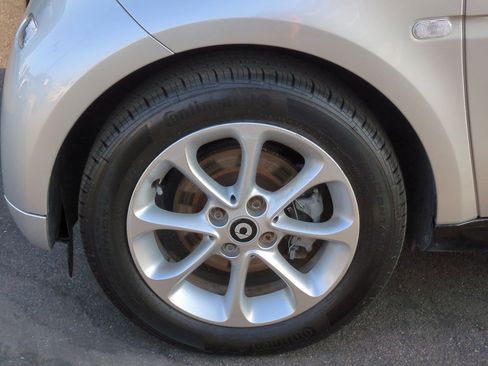 Used 2018 smart fortwo electric drive image 26