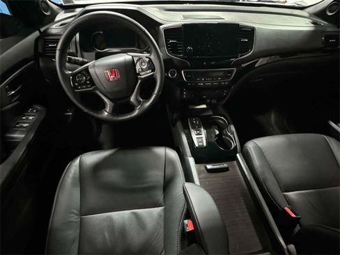 Certified 2022 Honda Pilot Black Edition image 16