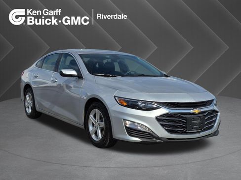 Used 2022 Chevrolet Malibu LT FWD image 1