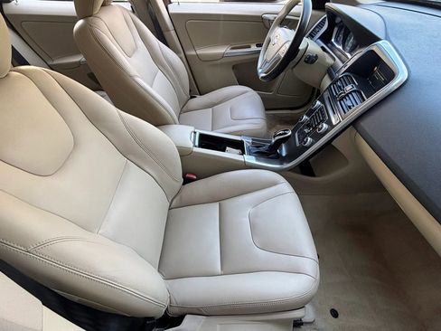 Used 2015 Volvo XC60 T5 image 18