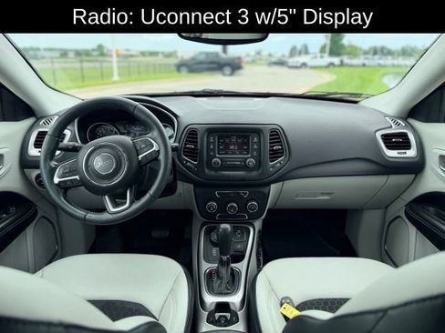 Used 2018 Jeep Compass Latitude w/ Safe & Security Group AWD/4WD image 7