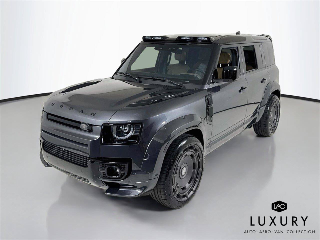 Used 2025 Land Rover Defender 110 V8 AWD/4WD image 3