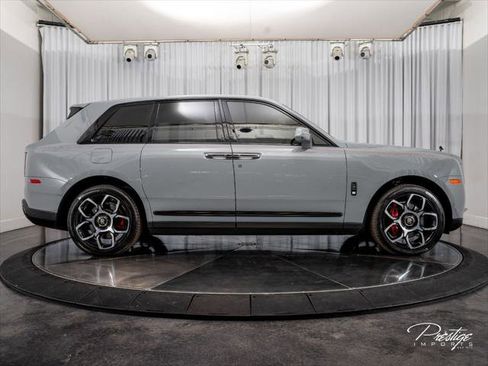Used 2024 Rolls-Royce Cullinan Black Badge AWD/4WD image 3