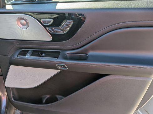 Used 2021 Lincoln Aviator Reserve w/ Equipment Group 208A image 38