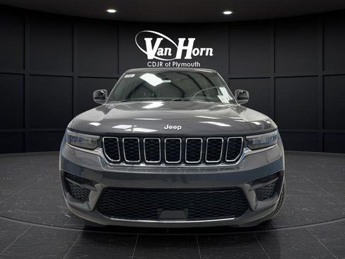 New 2025 Jeep Grand Cherokee Laredo X w/ Trailer Tow Package image 10