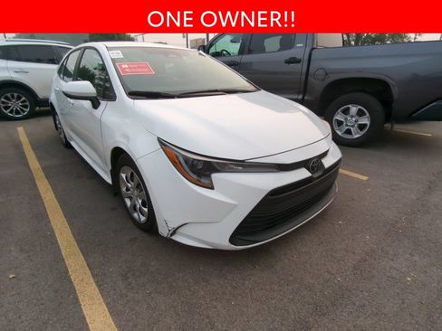 Used 2026 Toyota Corolla LE FWD image 3