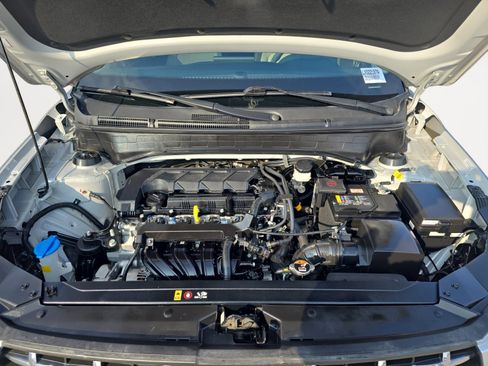 Used 2024 Hyundai Venue SEL image 25