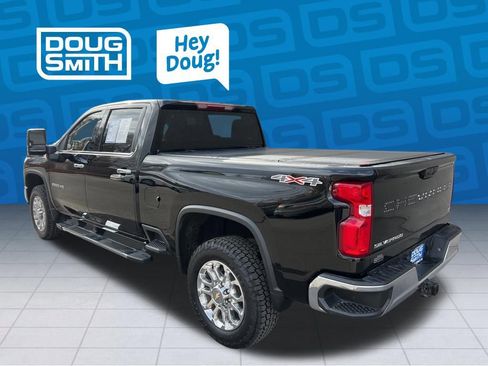 Used 2024 Chevrolet Silverado 2500 LTZ w/ LTZ Convenience Package image 4