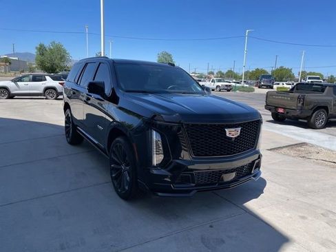 Used 2025 Cadillac Escalade V AWD/4WD image 6