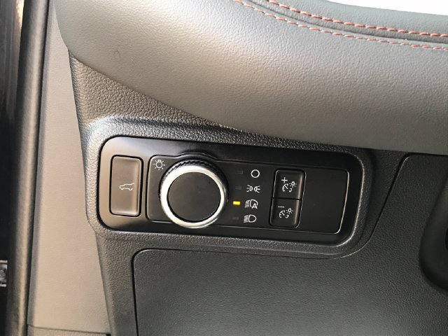 Used 2025 Ford Explorer Active AWD/4WD image 10