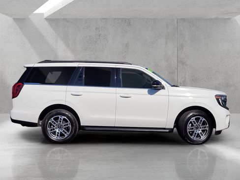 Used 2025 Ford Expedition Active AWD/4WD image 4