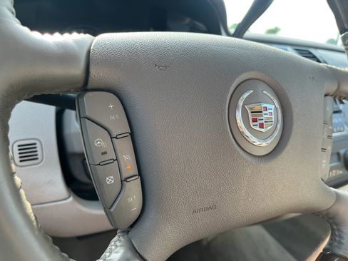 Used 2009 Cadillac DTS w/ Sun And Sound Package FWD image 22