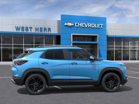Used 2026 Chevrolet TrailBlazer LT w/ Midnight Edition AWD/4WD image 5