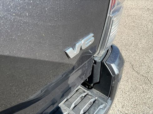 Used 2021 Toyota Tacoma TRD Off-Road image 6