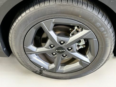 Used 2025 Kia K4 FWD image 11