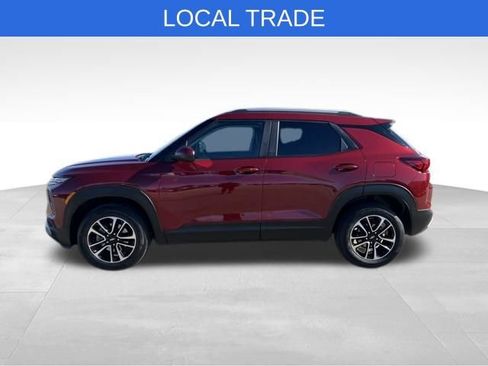 Used 2024 Chevrolet TrailBlazer LT w/ LT Cold Weather Package image 3