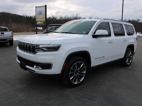 Used 2022 Jeep Wagoneer Series III w/ Premium Group I image 1