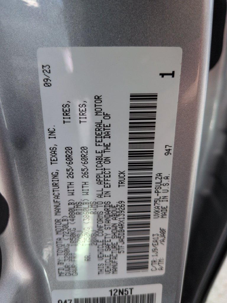 Used 2024 Toyota Tundra Limited AWD/4WD image 29