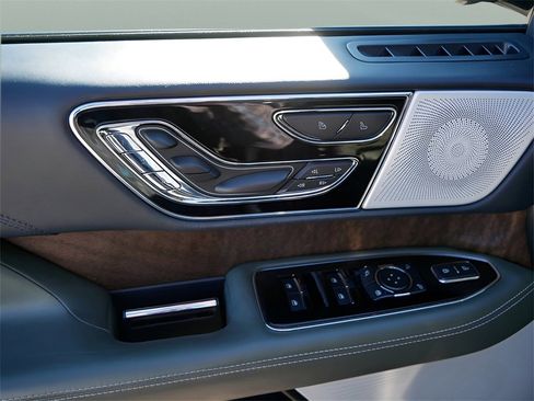 Used 2022 Lincoln Navigator Black Label image 10