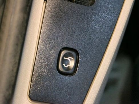Used 2019 Dodge Grand Caravan SXT FWD image 17