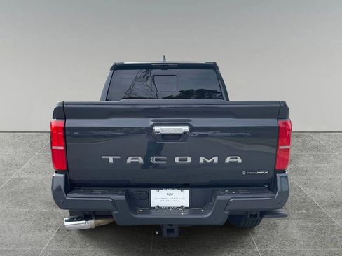 Used 2025 Toyota Tacoma Limited AWD/4WD image 4
