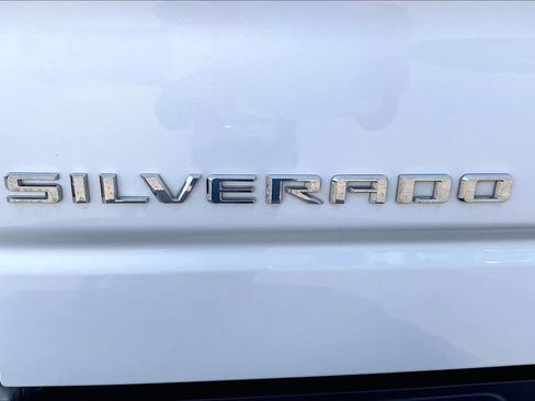 Used 2023 Chevrolet Silverado 1500 High Country w/ High Country Premium Package image 4