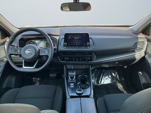 Used 2023 Nissan Rogue S AWD/4WD image 10