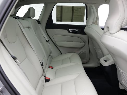 Used 2024 Volvo XC60 B5 Plus AWD/4WD image 32