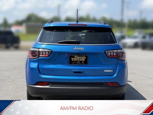 Used 2018 Jeep Compass Latitude FWD image 3