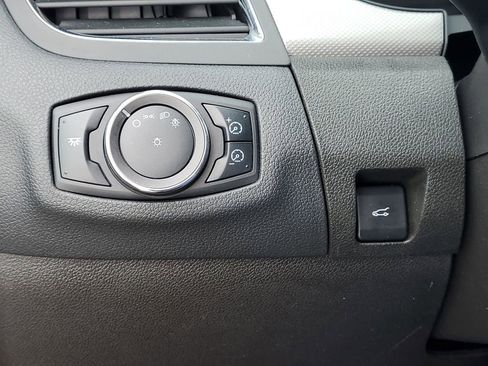 Used 2013 Ford Edge SEL image 17