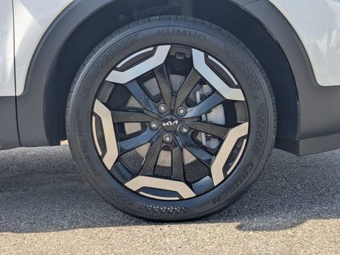 Certified 2024 Kia Telluride S w/ S Sunroof Package FWD image 12