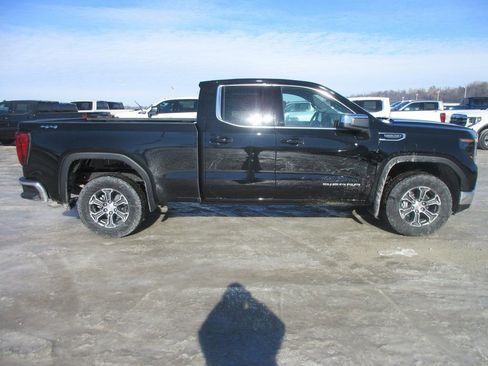 New 2026 GMC Sierra 1500 SLE AWD/4WD image 3