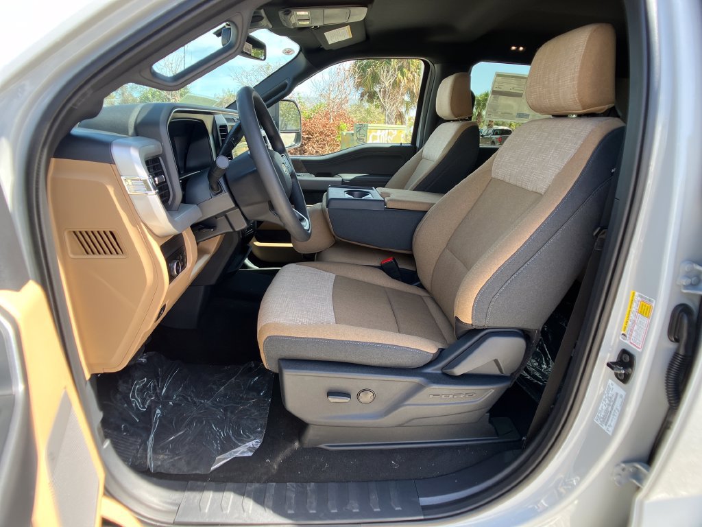 New 2026 Ford F250 XLT w/ XLT Premium Package AWD/4WD image 29