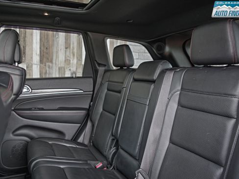 Used 2018 Jeep Grand Cherokee Trailhawk w/ Trailhawk Luxury Group AWD/4WD image 25